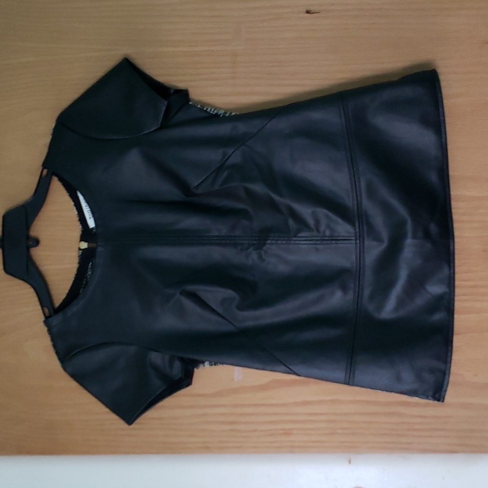White House Black Market faux leather shirt sleeve womens top XS EUC